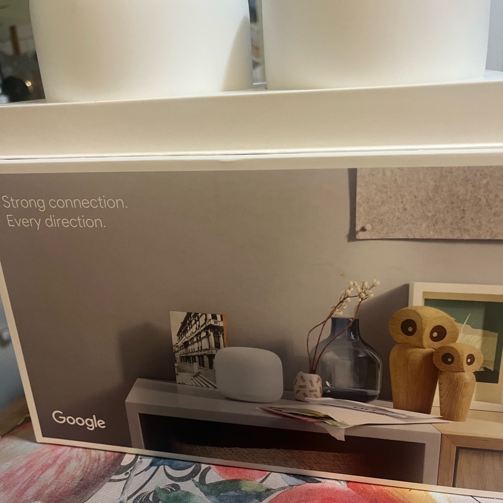 Google NEST‎ WIFI ROUTER AND POINT SYSTEM IN THE COLOR SNOW - Picture 2 of 6